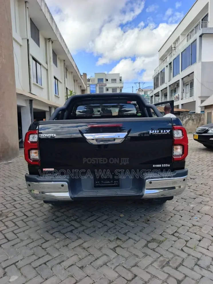 Toyota Hilux 2020 Black