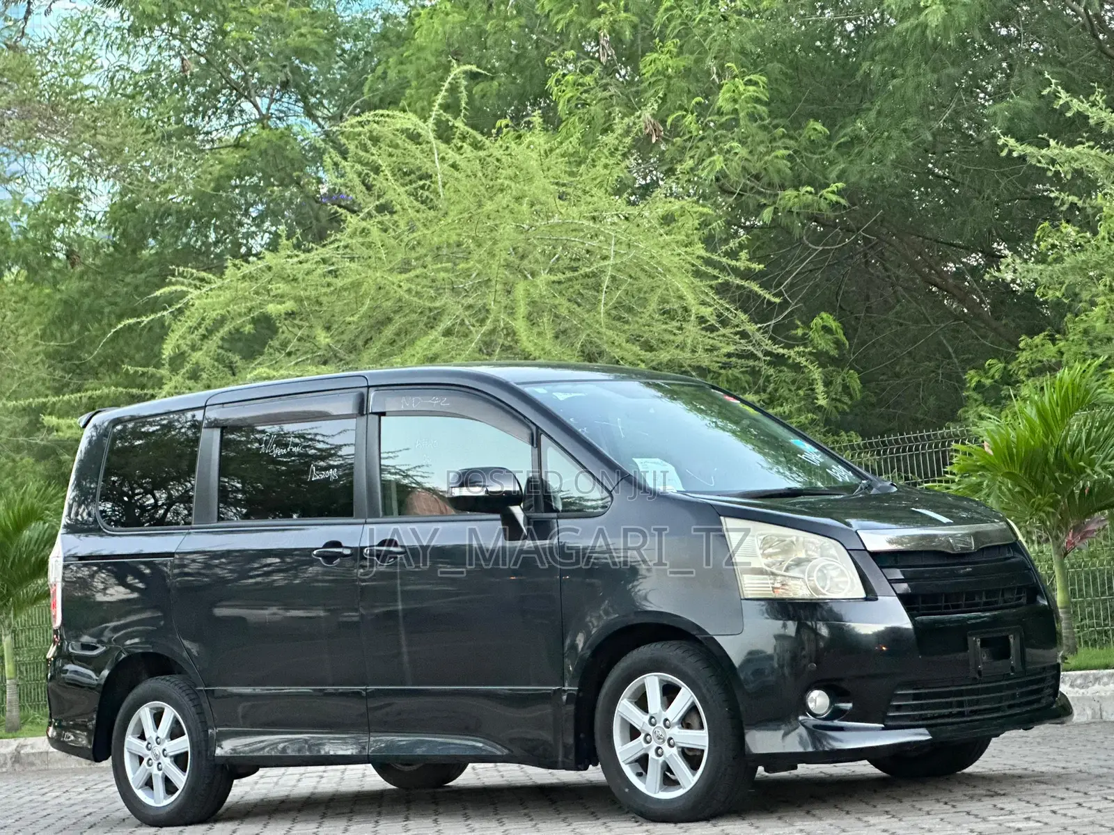 Toyota Noah 2008 Black