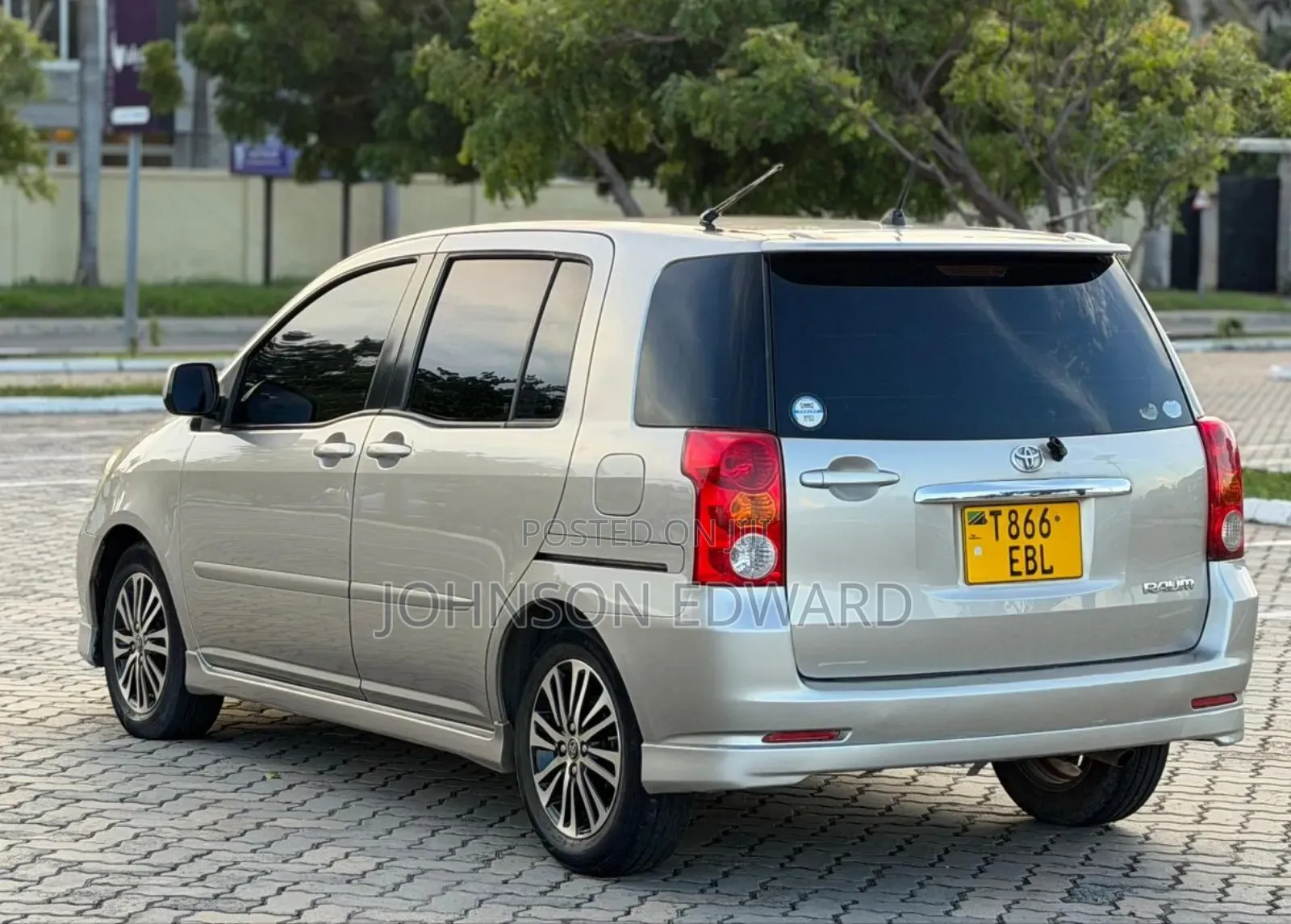 Toyota Raum 2005 Silver