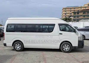 Toyota HiAce 2016 White