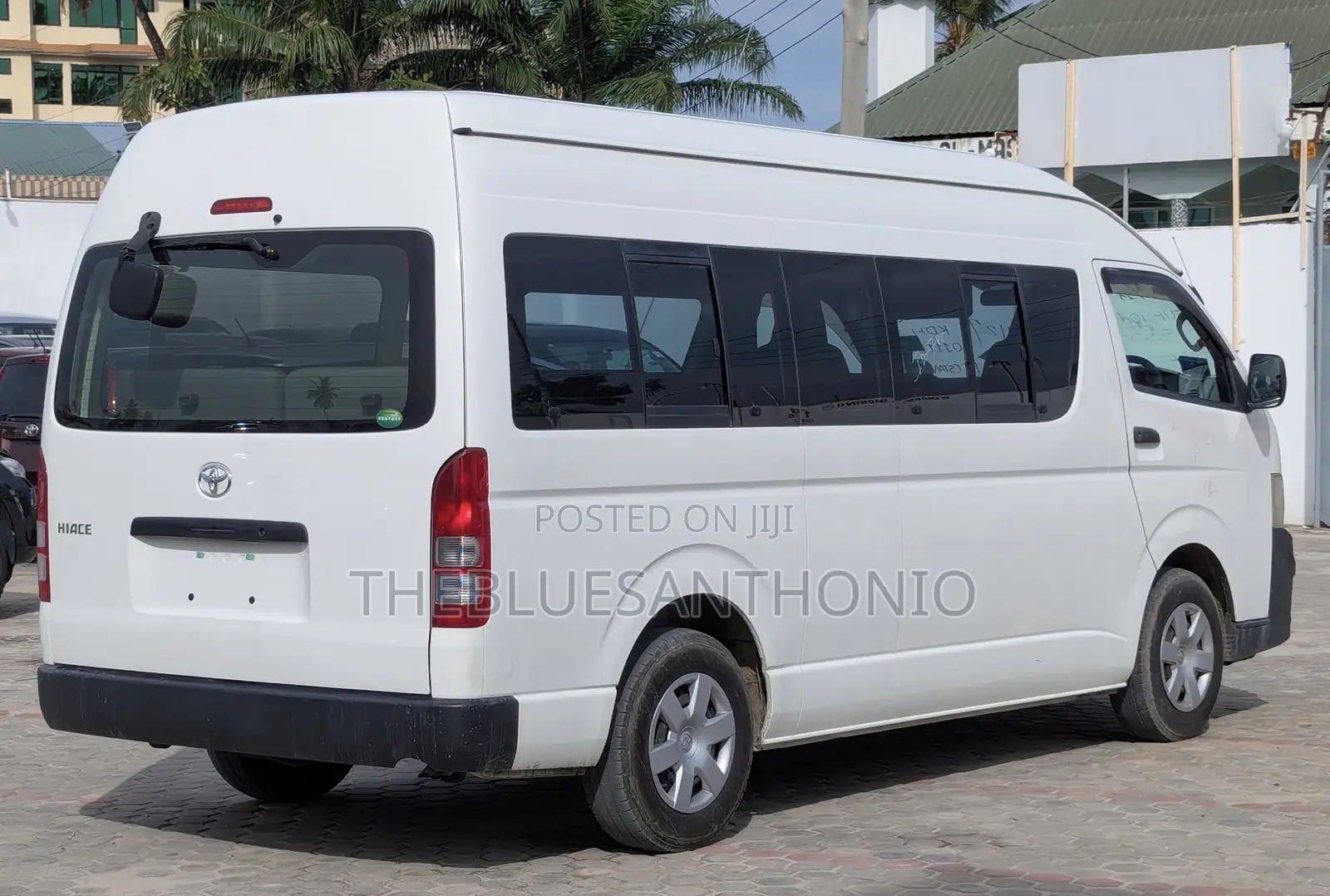 Toyota HiAce 2016 White
