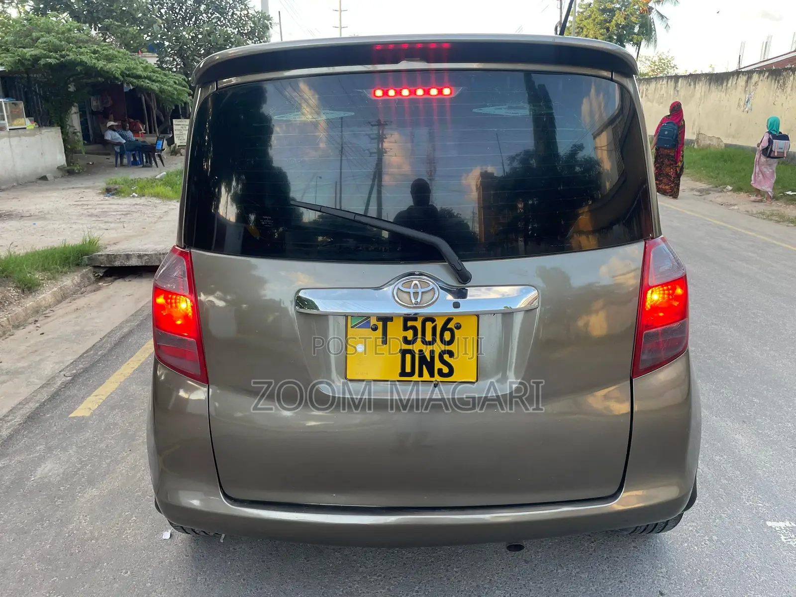 Toyota Ractis 2007 Brown