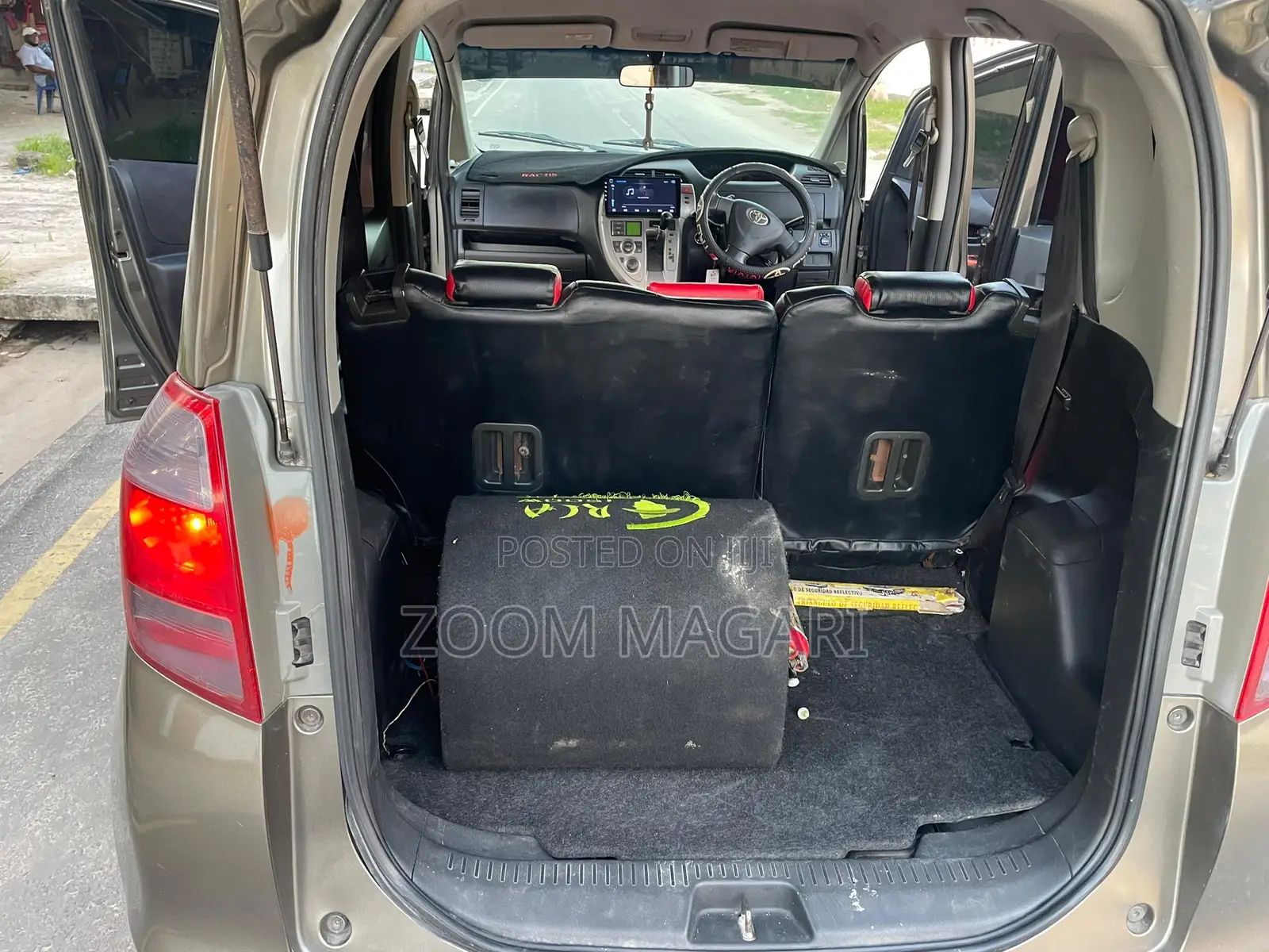 Toyota Ractis 2007 Brown