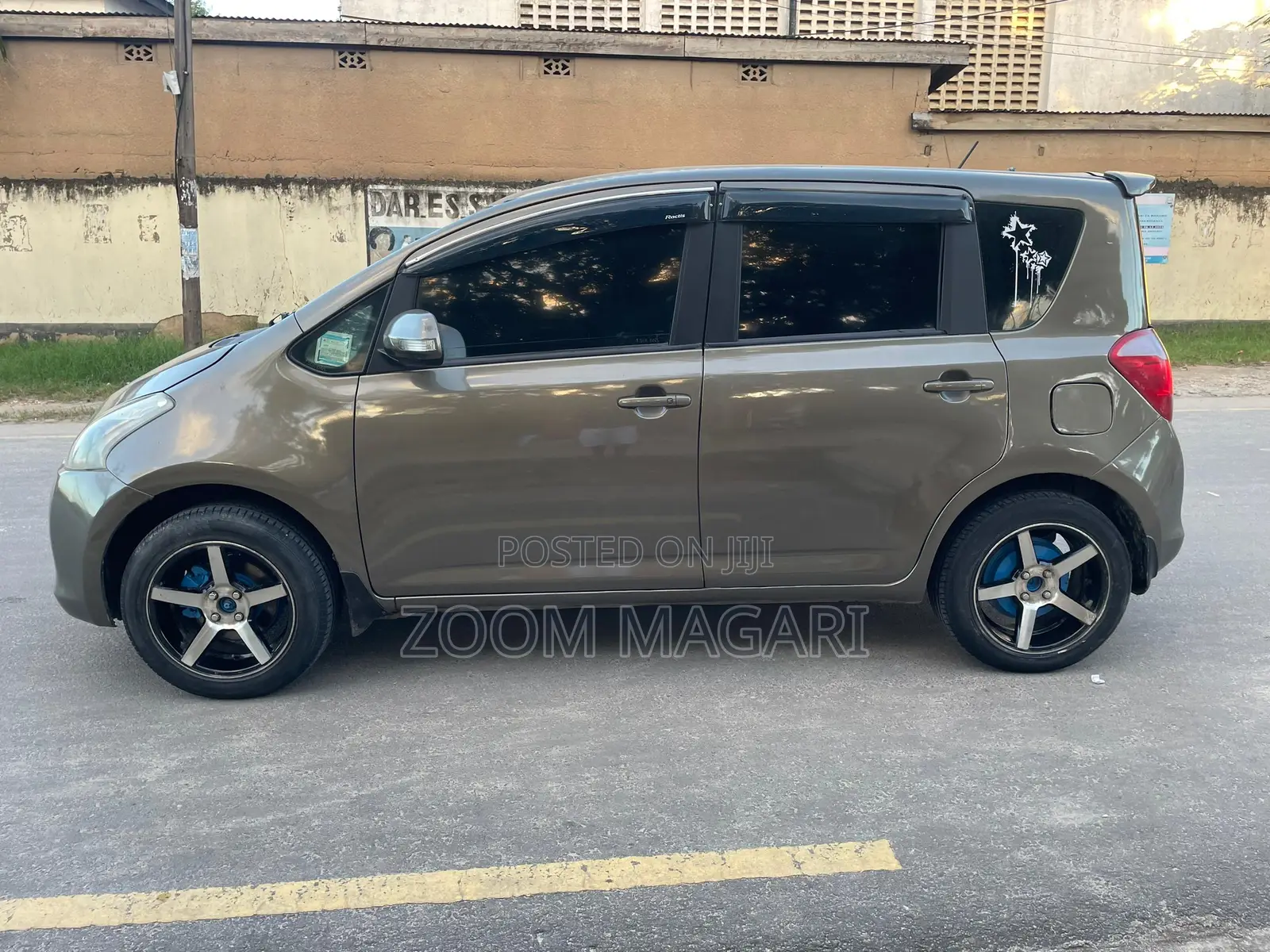 Toyota Ractis 2007 Brown