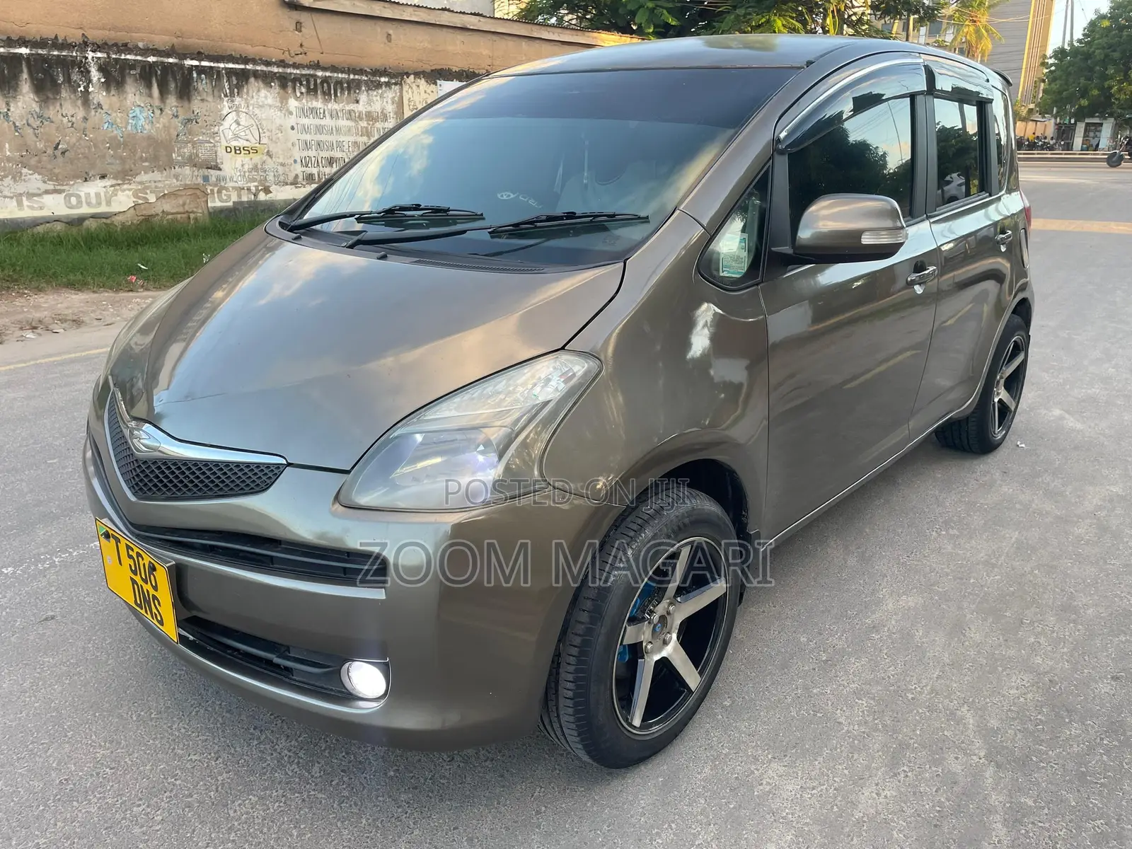 Toyota Ractis 2007 Brown