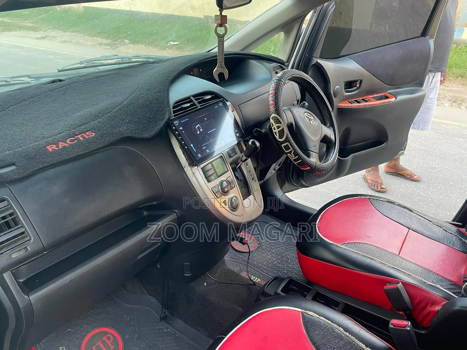 Toyota Ractis 2007 Brown