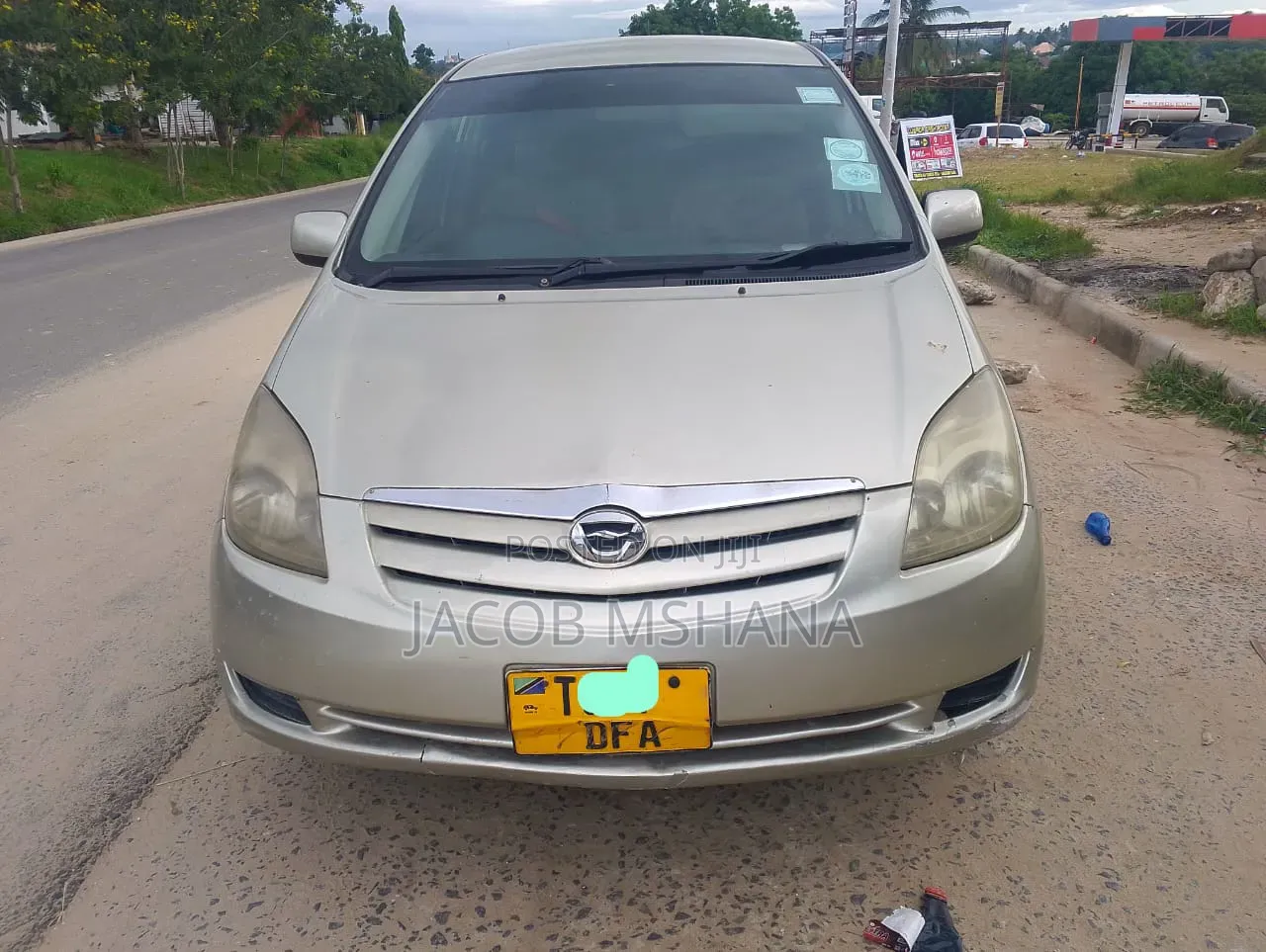 Toyota Corolla Spacio 2004 Silver