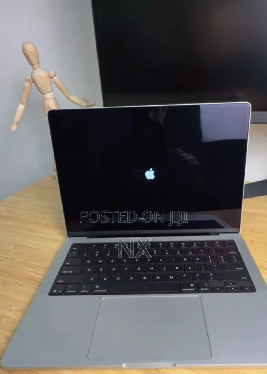 New Laptop Apple MacBook Pro 2025 M5 14-inch 16GB Apple M5 SSD 512GB