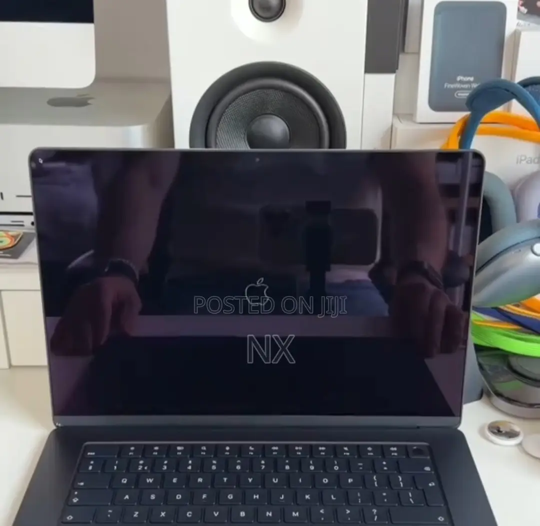 New Laptop Apple MacBook Air 2026 M5 13-inch 16GB Apple M5 SSD 512GB