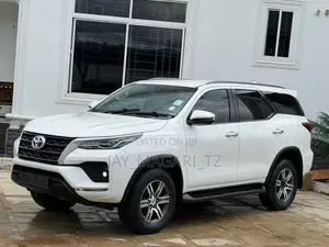 Toyota Fortuner 2022 White
