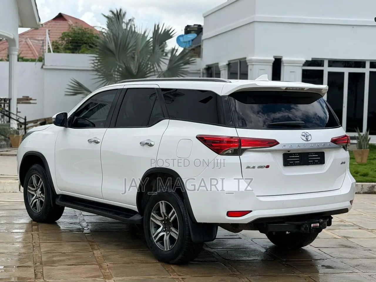 Toyota Fortuner 2022 White