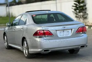 Toyota Crown 2011 Silver