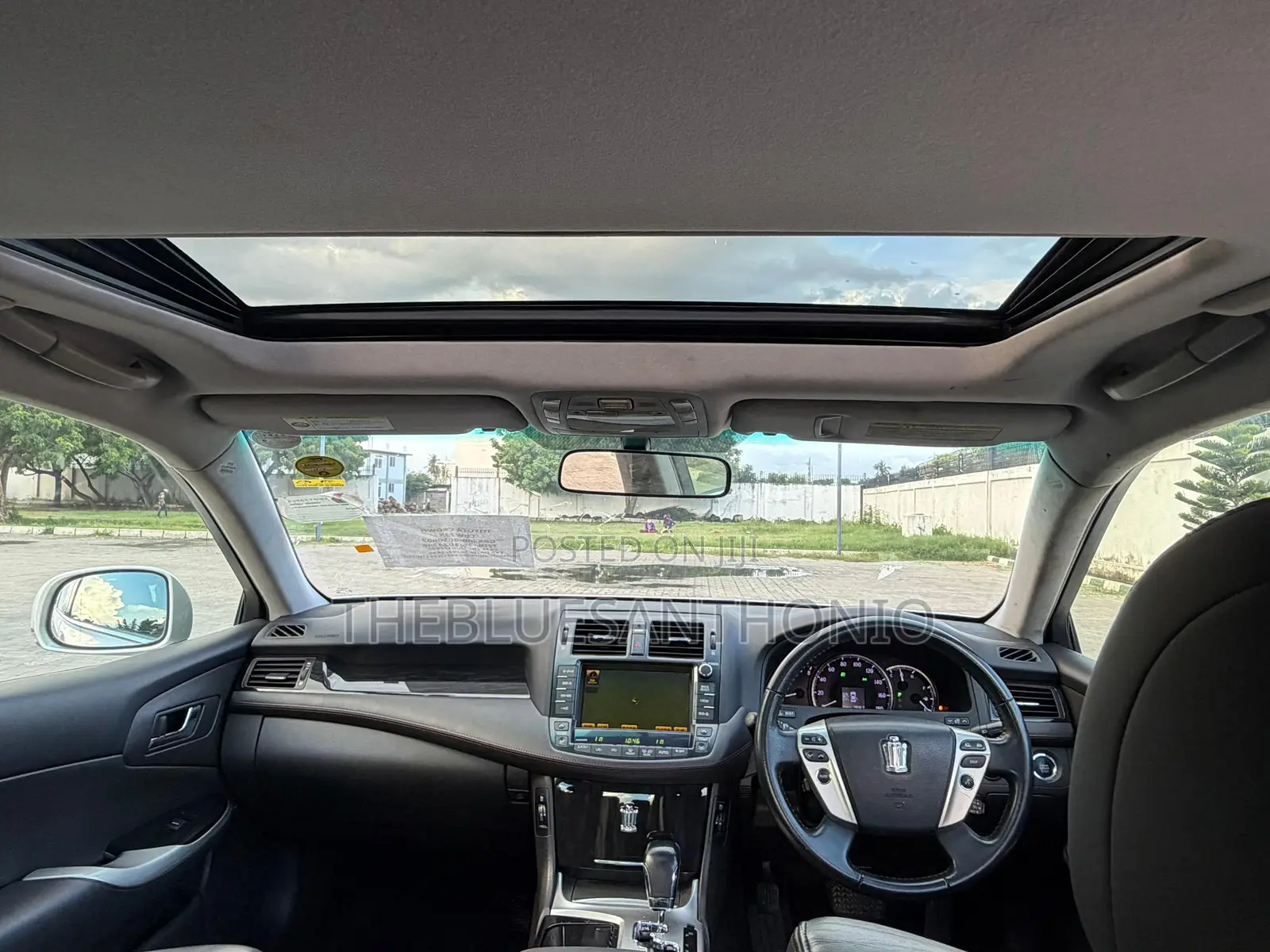 Toyota Crown 2011 Silver