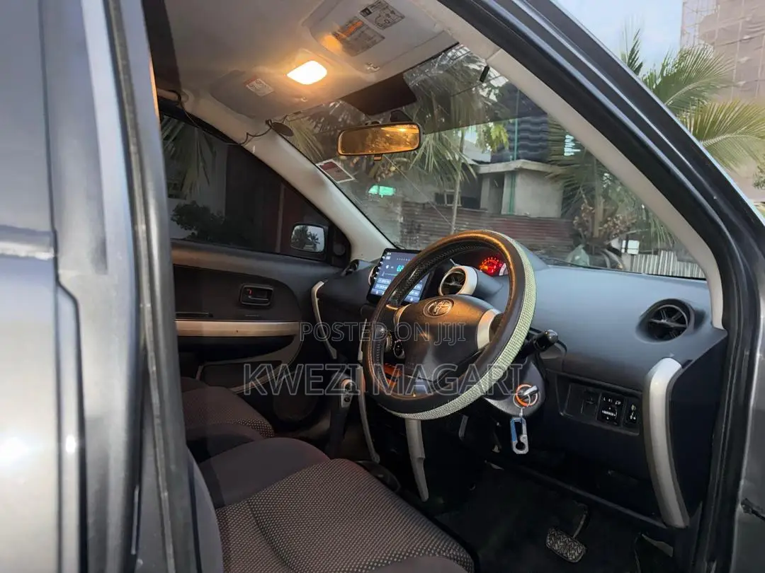 Toyota IST 2005 Gray