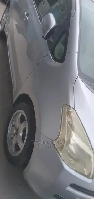 Toyota Ractis 2006 Silver