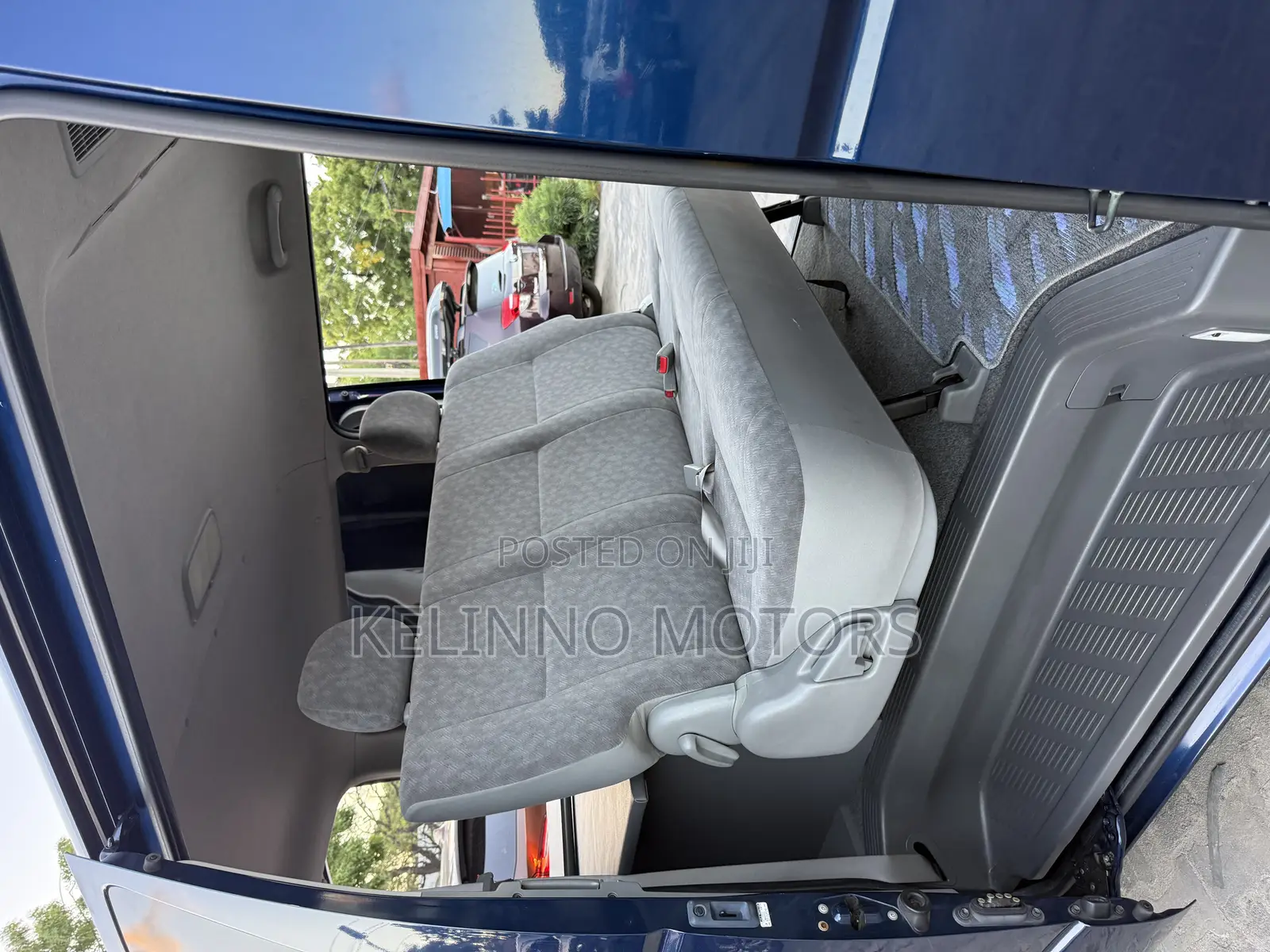 Toyota HiAce 2005 Blue