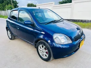 Toyota Vitz 2005 Blue