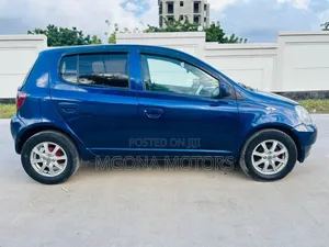 Toyota Vitz 2005 Blue