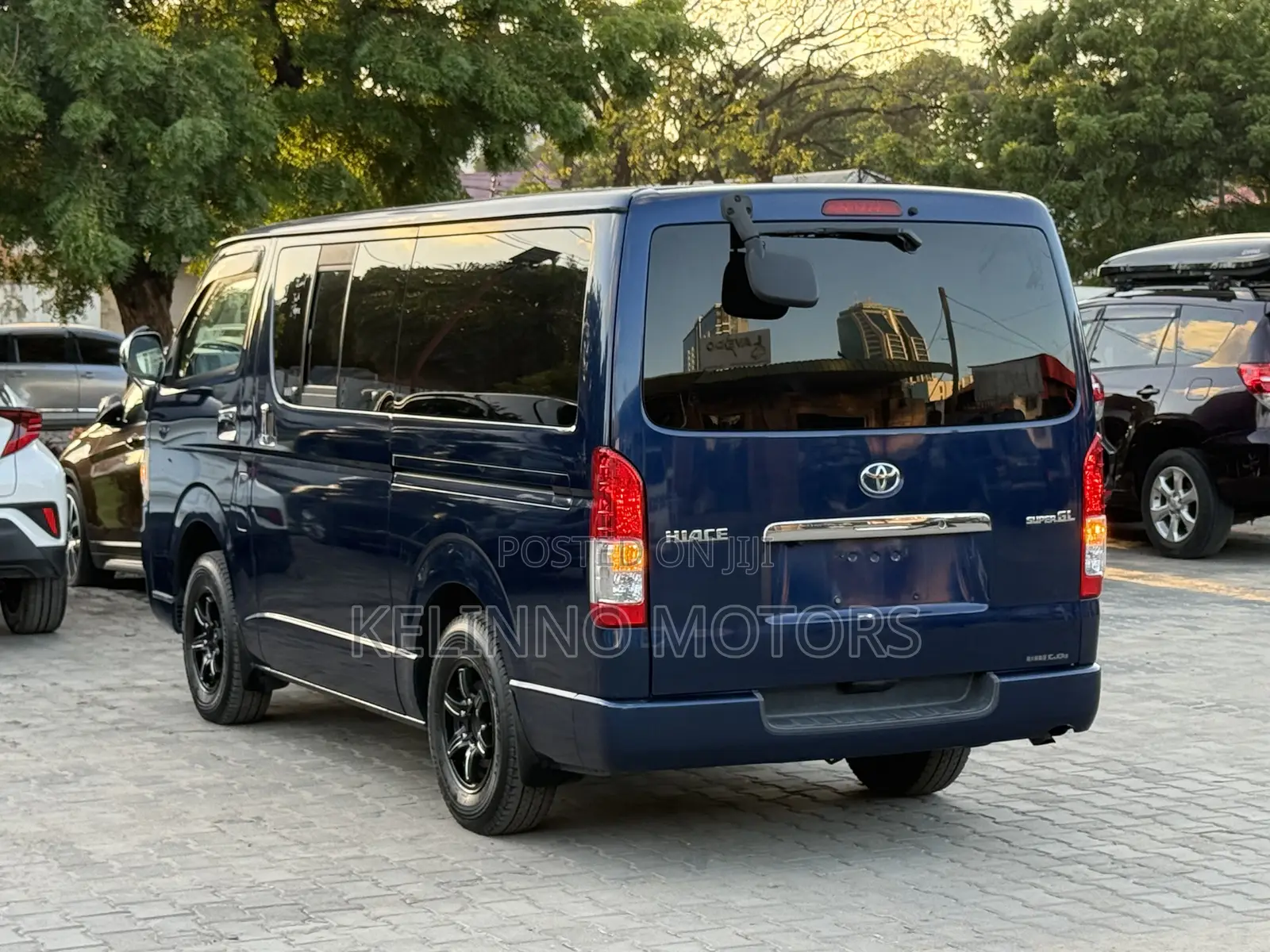 Toyota HiAce 2005 Blue