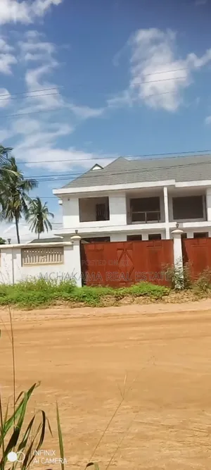 7bdrm Block of Flats in Mchakama Real Estate, Kigamboni for sale