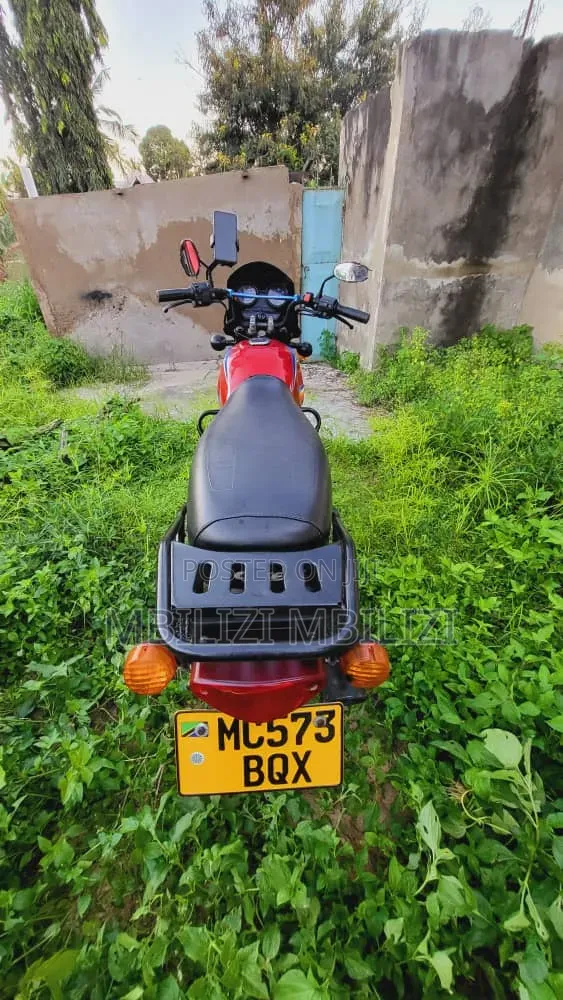 Bajaj Boxer 150 UG 2024 Red