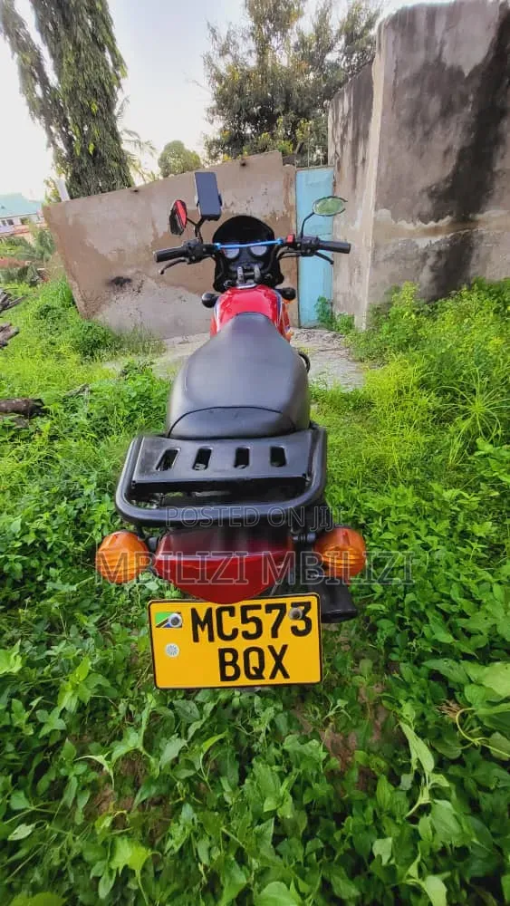 Bajaj Boxer 150 UG 2024 Red