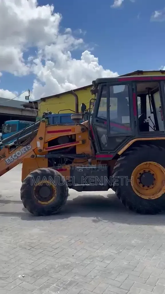 Escorts Kubota Backhoe Loader