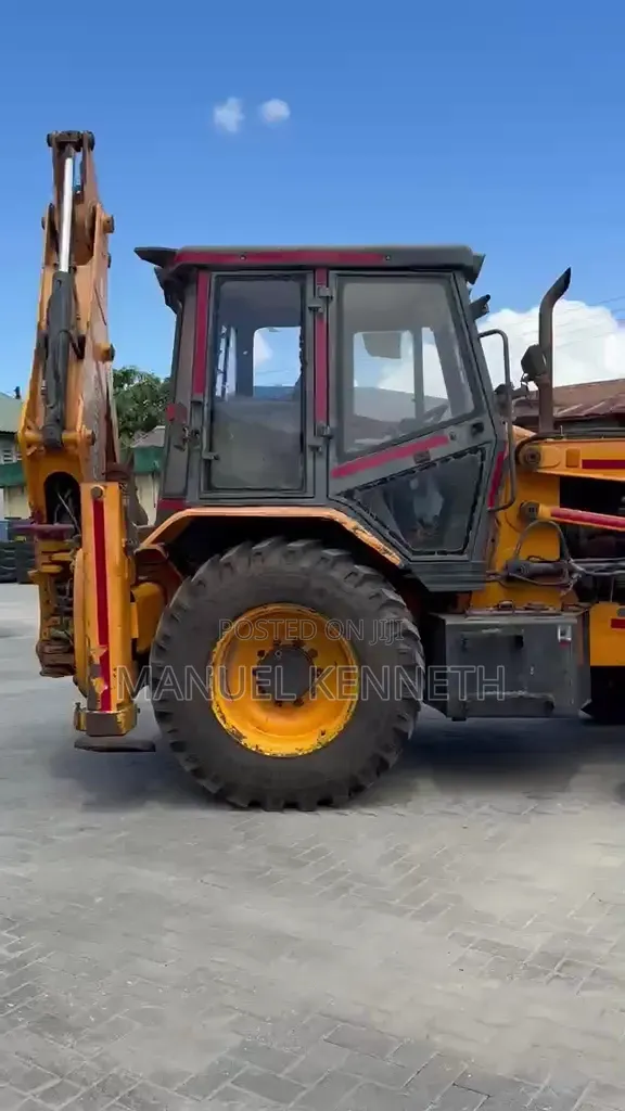 Escorts Kubota Backhoe Loader