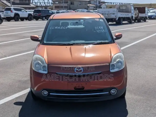Mazda Verisa 2009 Orange