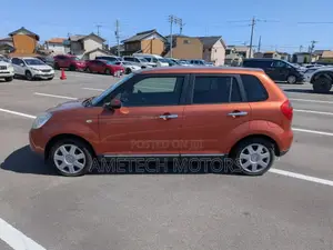 Mazda Verisa 2009 Orange