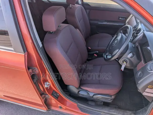 Mazda Verisa 2009 Orange