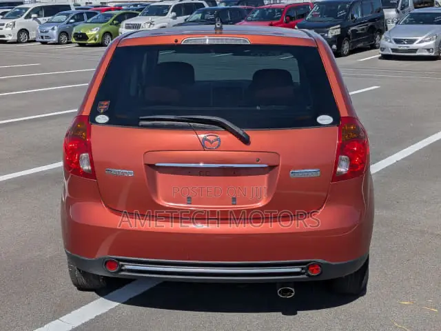 Mazda Verisa 2009 Orange