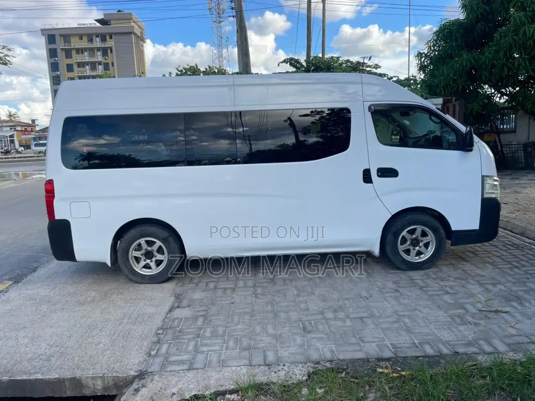 Nissan Caravan (Urvan) 2015 White