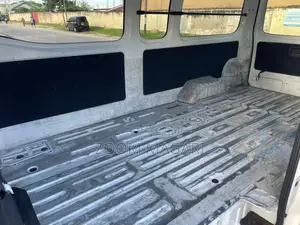 Nissan Caravan (Urvan) 2015 White