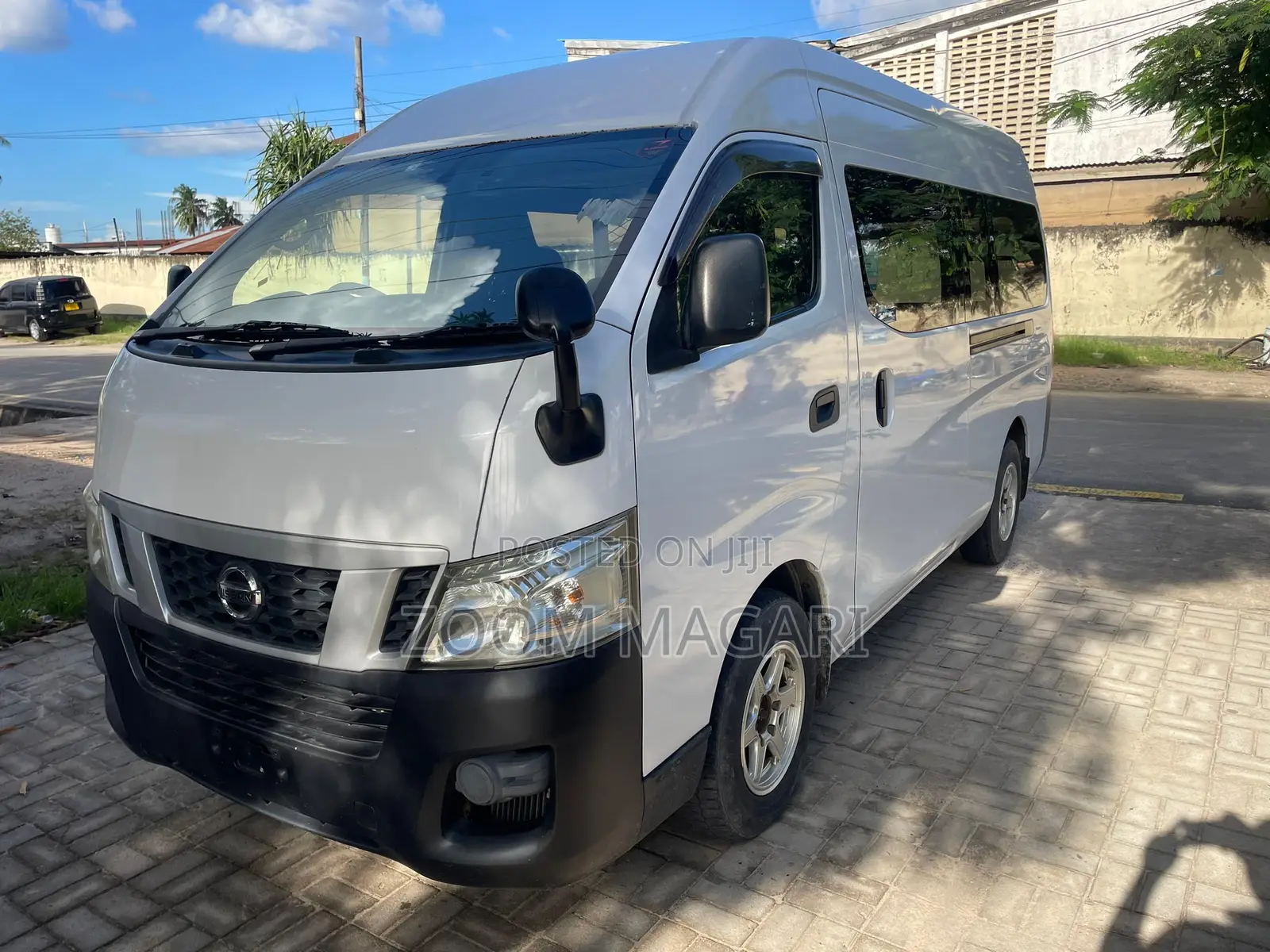Nissan Caravan (Urvan) 2015 White