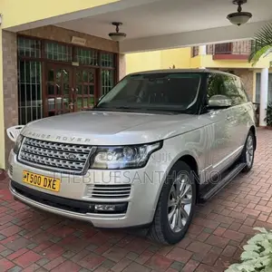 Land Rover Range Rover Vogue 2015 Gold