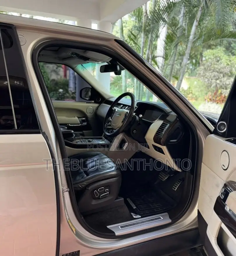 Land Rover Range Rover Vogue 2015 Gold