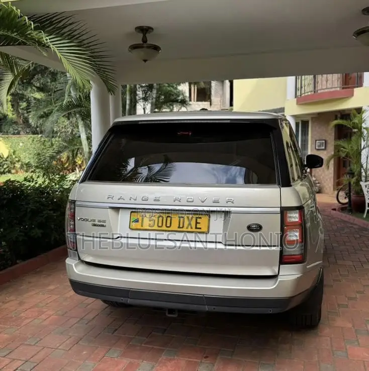 Land Rover Range Rover Vogue 2015 Gold
