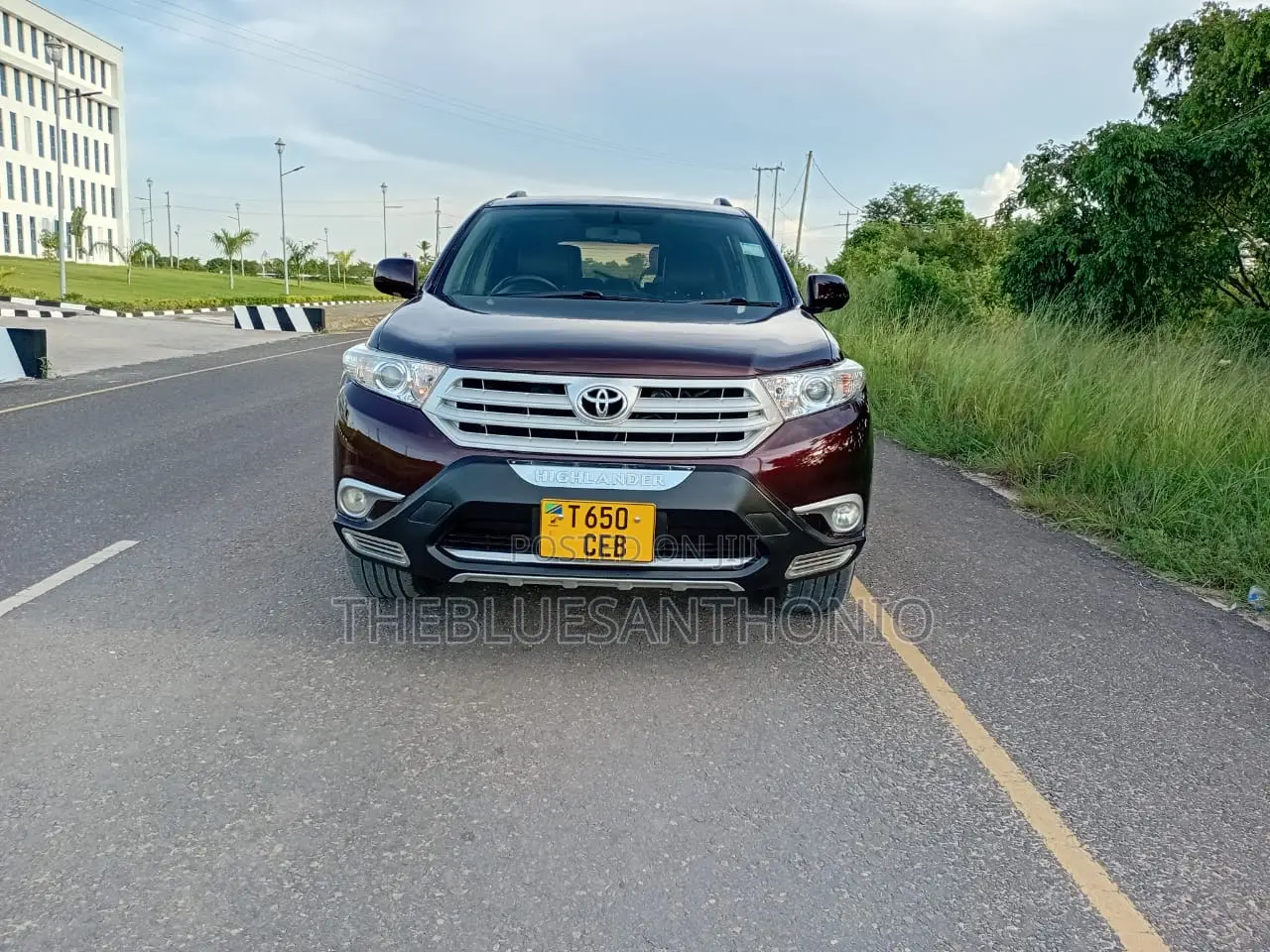Toyota Kluger 2013 Maroon