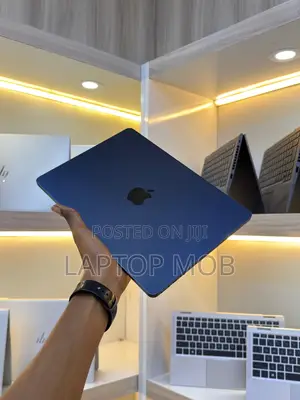 New Laptop Apple MacBook Air 2022 M2 8GB Apple M2 SSD 256GB