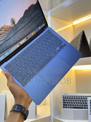 New Laptop Apple MacBook Air 2022 M2 8GB Apple M2 SSD 256GB