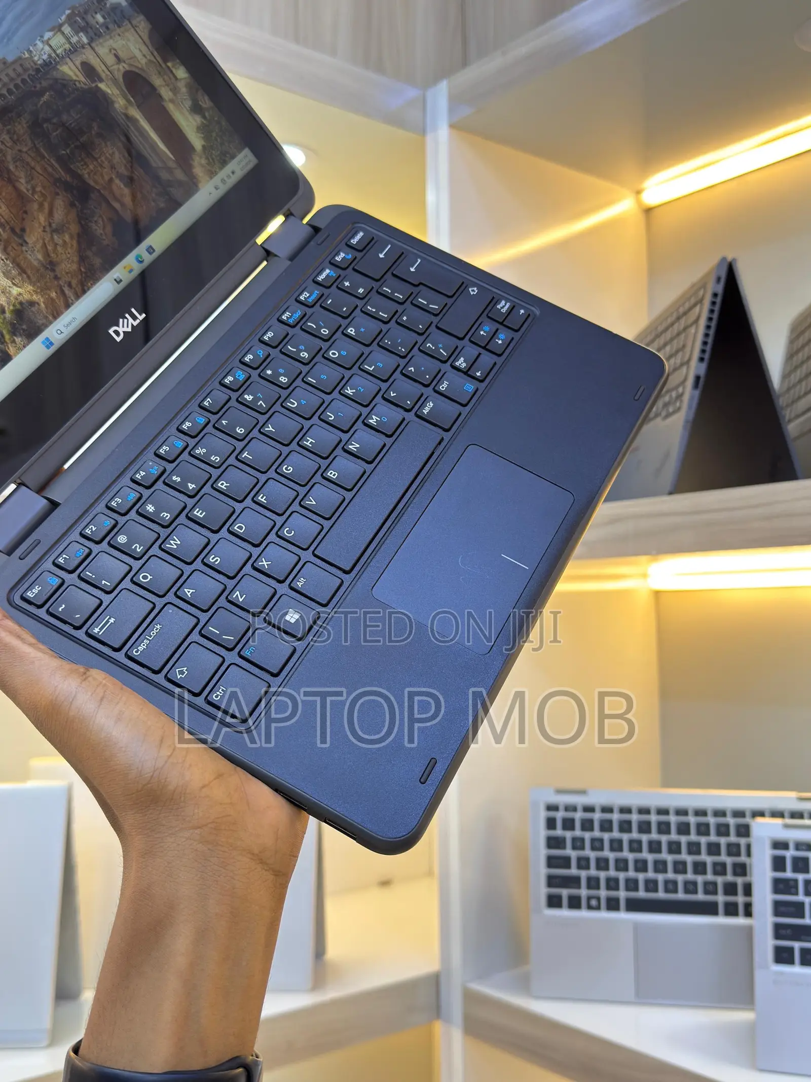 Laptop Dell Latitude 3189 4GB Intel SSD 128GB
