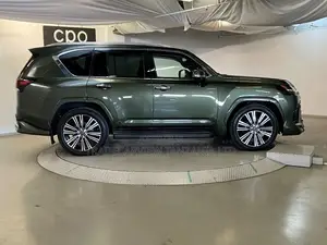 Lexus LX 600 2023 Green