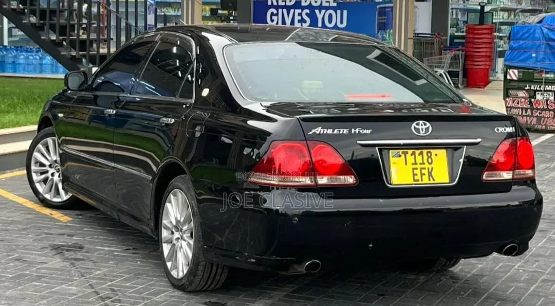 Toyota Crown Royale 2005 Matt Black