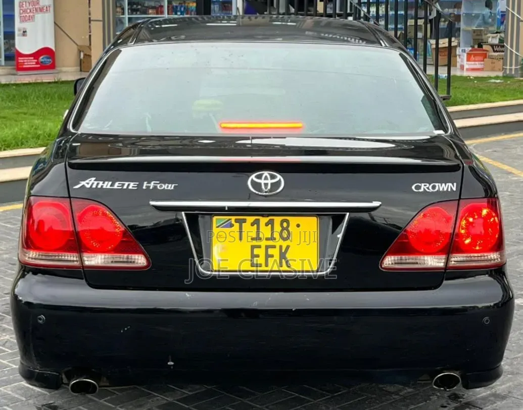 Toyota Crown Royale 2005 Matt Black