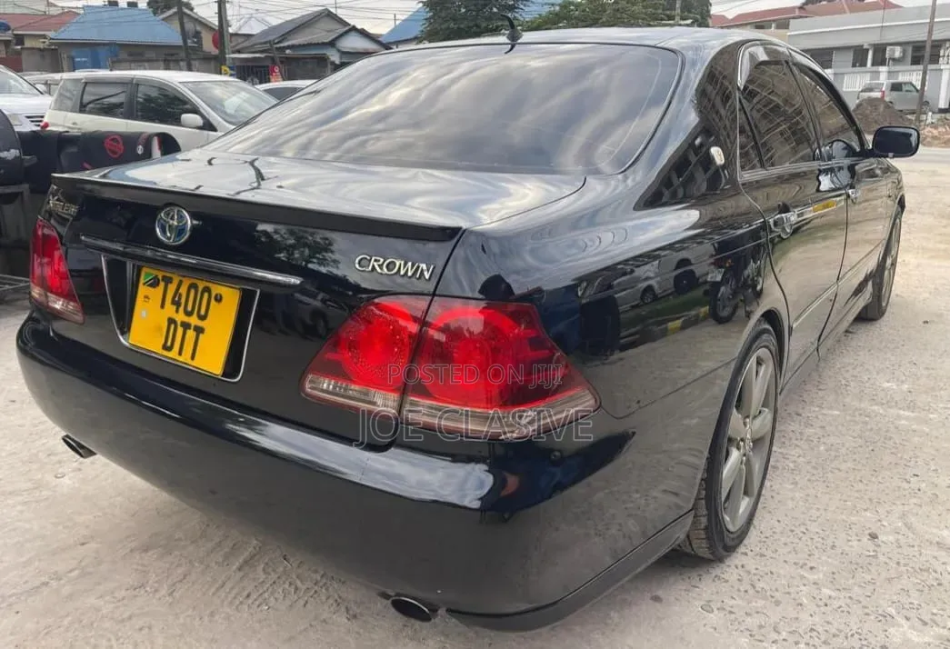 Toyota Crown 2006 Matt Black