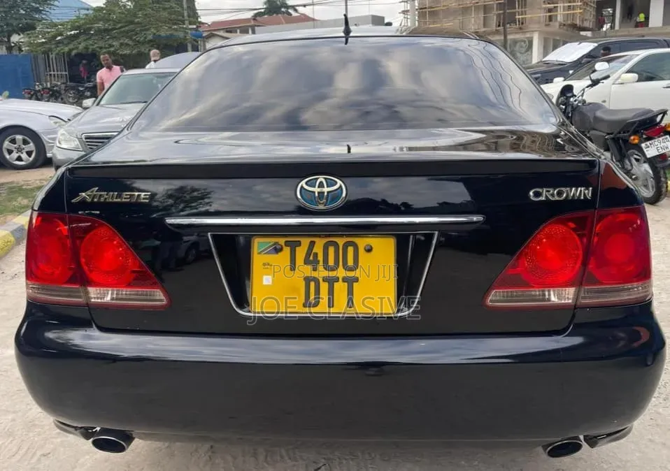Toyota Crown 2006 Matt Black