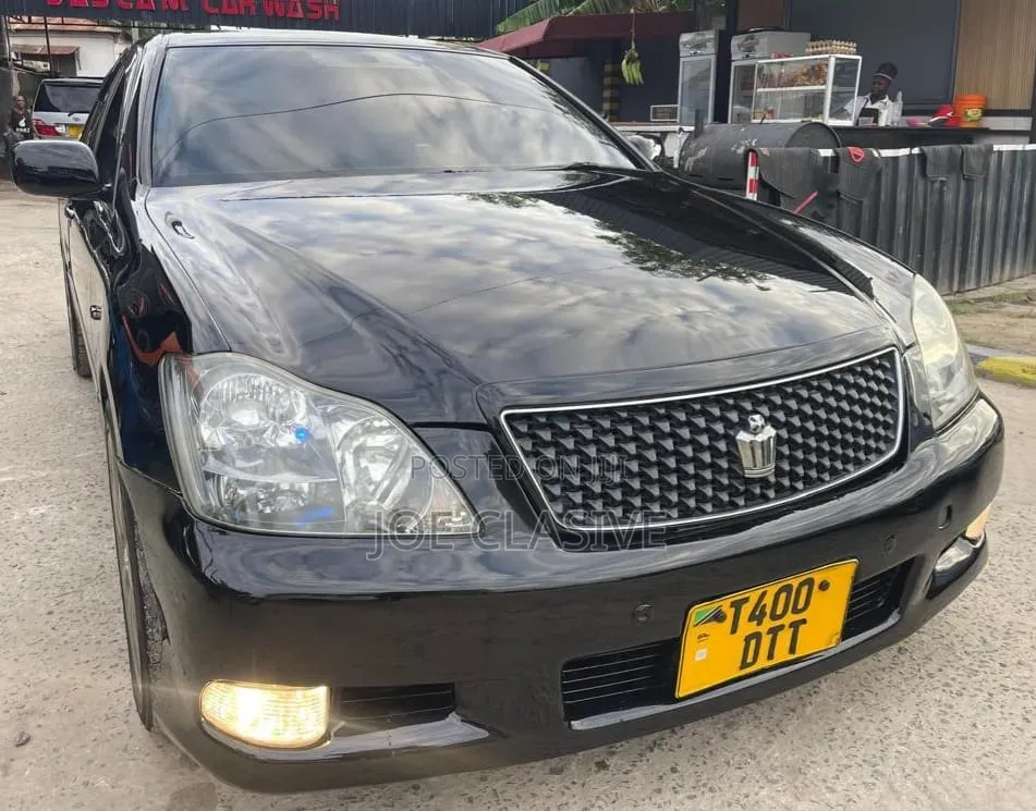 Toyota Crown 2006 Matt Black