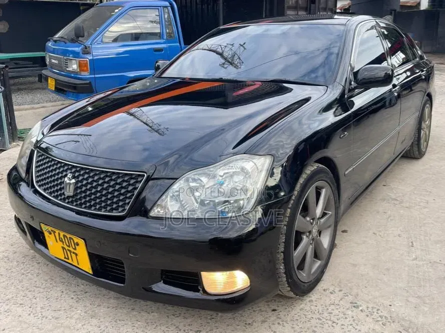 Toyota Crown 2006 Matt Black