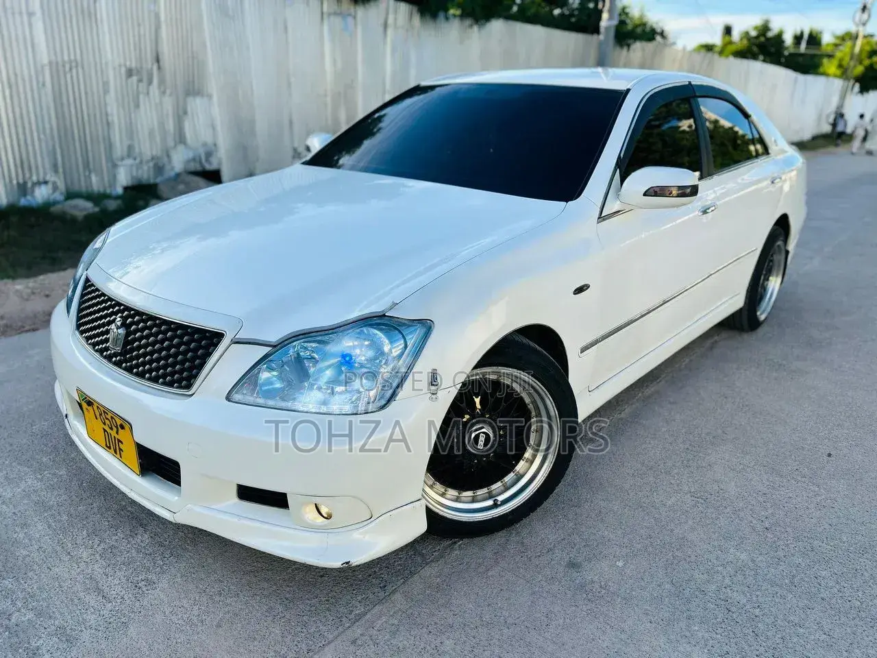Toyota Crown 2006 White